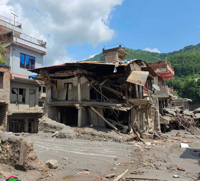 Ayuda a Nepal, familia de Dinesh - Ayudar a la familia de Dinesh que ha sufrido perdidas humanas y económicas por el derrumbe del glaci... | Recaudación de fondos en Coral